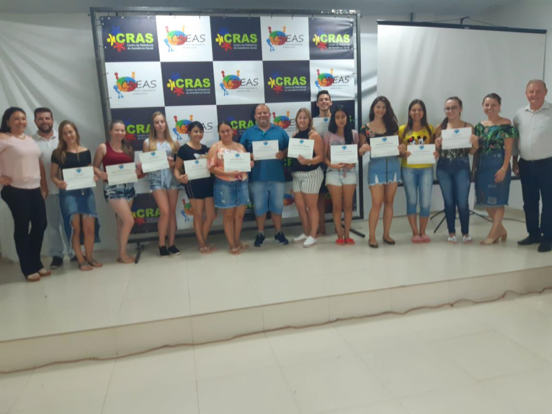 CURSO DE ATENDIMENTO AO PÚBLICO E VENDAS É REALIZADO COM SUCESSO.